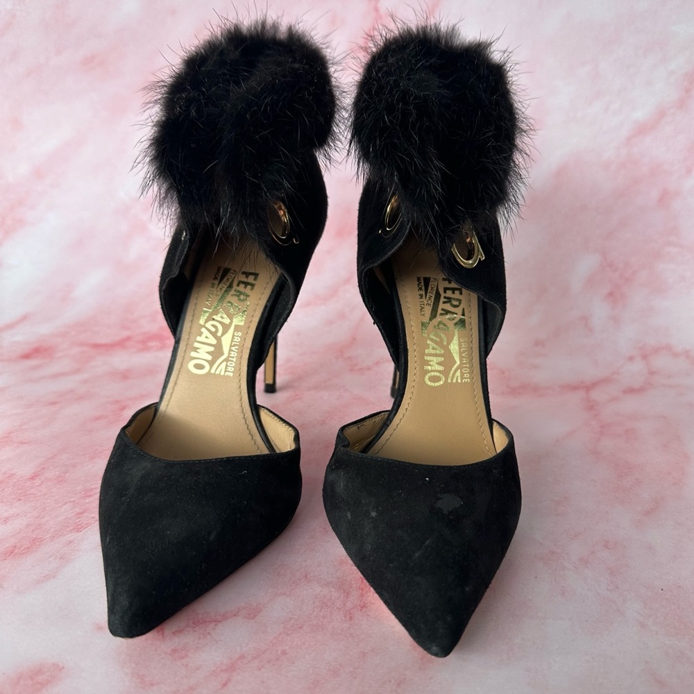 SALVATORE FERRAGAMO Francesca Mink Trim Suede Leather Pumps Black Sz 5.5